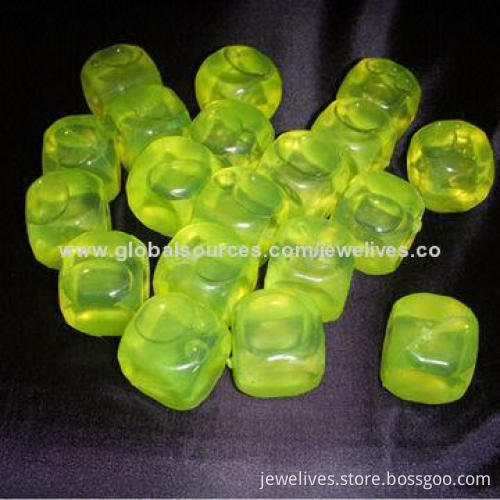BPA-free reusable plastic ice cubes, won't dilute drinks